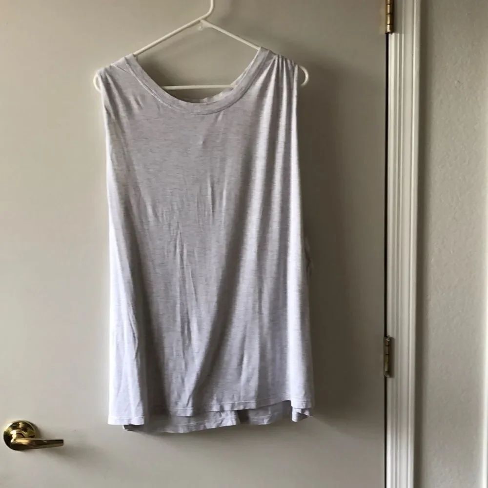 Fabletics Muscle Shirt Size 3x Gently Used Heathered light gray